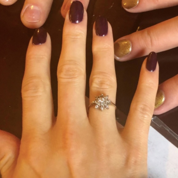 Diamond Ring w. Thin 14K Gold Band - Picture 2 of 9